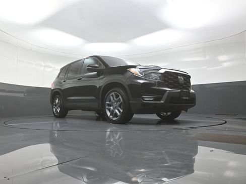 Used 2023 Honda Passport EX-L image 9
