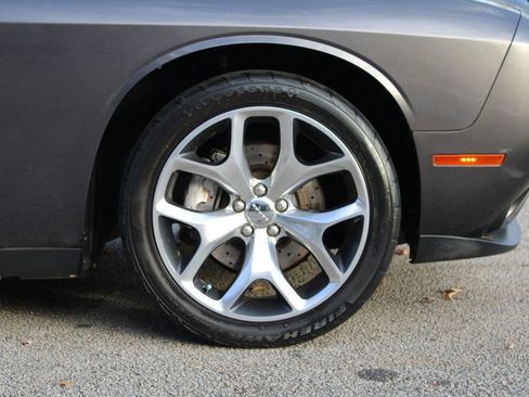 Used 2015 Dodge Challenger SXT Plus image 31