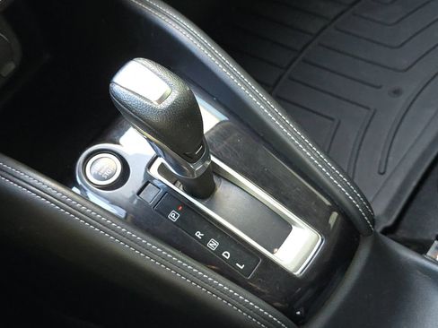 Used 2020 Nissan Kicks SR w/ SR Premium Package FWD image 20