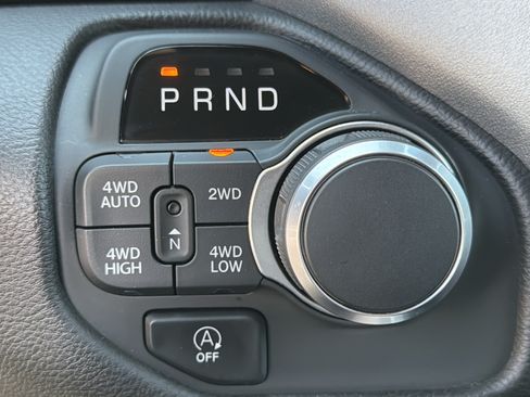 Used 2025 RAM 1500 Big Horn AWD/4WD image 34