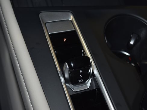 New 2026 Volkswagen Atlas SE image 11