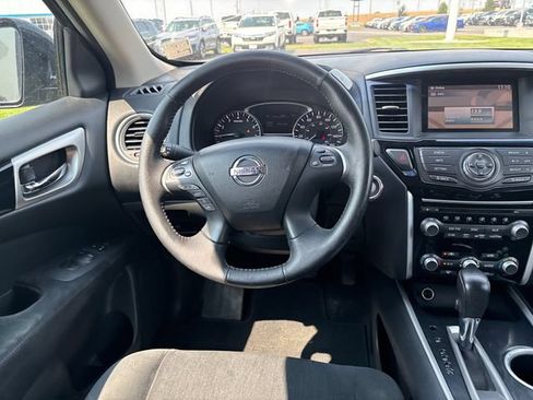 Used 2013 Nissan Pathfinder SV w/ Cargo Pkg AWD/4WD image 13