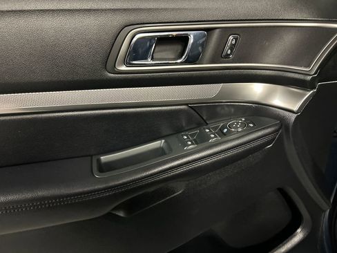 Used 2018 Ford Explorer XLT w/ Equipment Group 202A image 14