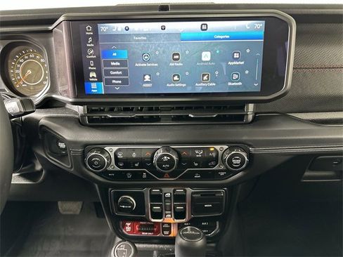 Used 2025 Jeep Gladiator Rubicon w/ Convenience Group image 14