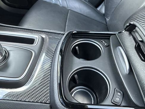 Used 2023 Chrysler 300 C image 32