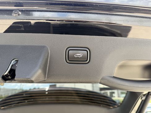 New 2025 Kia Sportage SX image 18