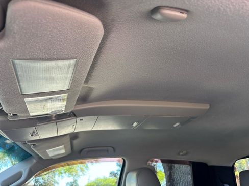 Used 2010 Toyota Tundra Limited AWD/4WD image 19