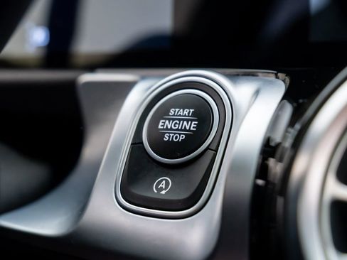 Used 2022 Mercedes-Benz GLB 250 4MATIC image 24