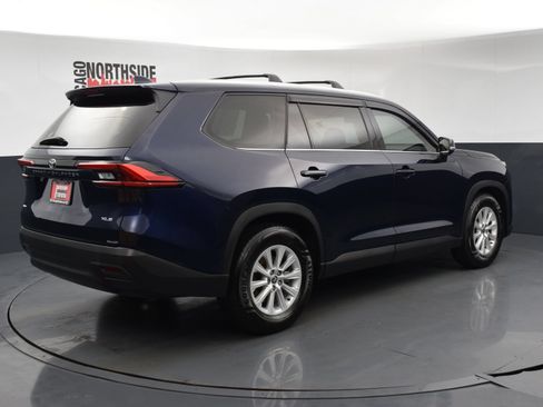 Used 2024 Toyota Grand Highlander AWD image 4