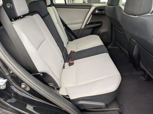 Used 2017 Toyota RAV4 XLE AWD/4WD image 27