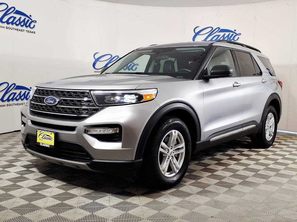 Used 2023 Ford Explorer XLT w/ Equipment Group 202A AWD/4WD image 5