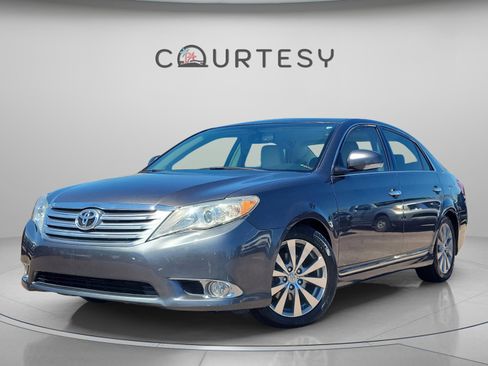Used 2012 Toyota Avalon Limited image 1