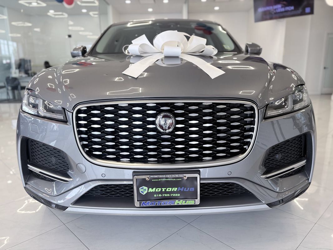 Used 2022 Jaguar F-PACE S AWD/4WD image 2