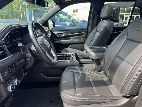 Used 2023 GMC Yukon Denali AWD/4WD image 28