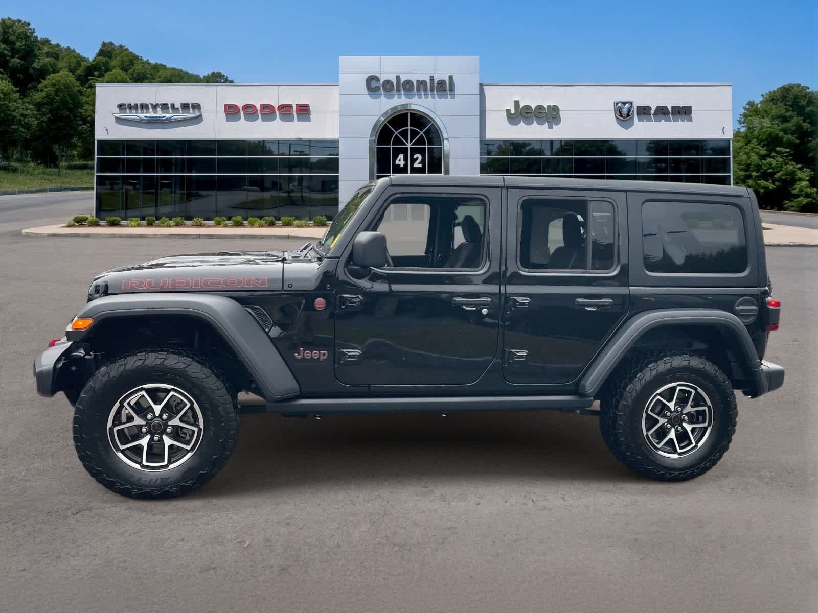 Used 2024 Jeep Wrangler Unlimited Rubicon w/ Technology Group AWD/4WD image 2