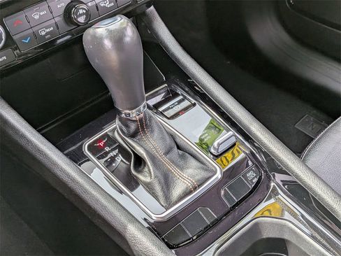 Used 2022 Jeep Compass Limited image 16