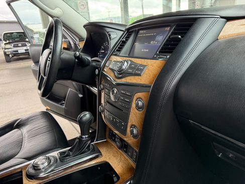 Used 2014 INFINITI QX80 4WD w/ Theater Package image 30