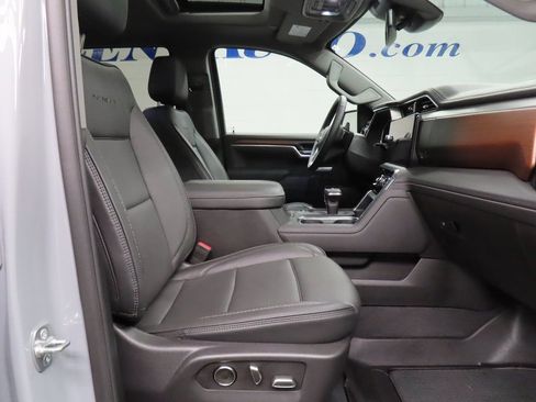Used 2025 GMC Sierra 1500 Denali AWD/4WD image 30
