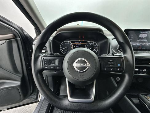 Used 2023 Nissan Rogue SV image 20