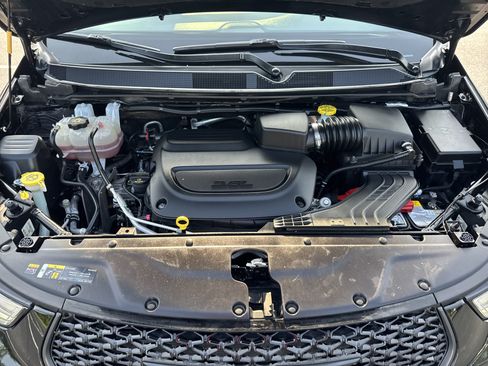 Used 2025 Chrysler Pacifica Limited FWD image 40