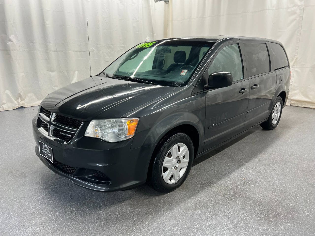 Used 2011 Dodge Grand Caravan Express FWD image 1