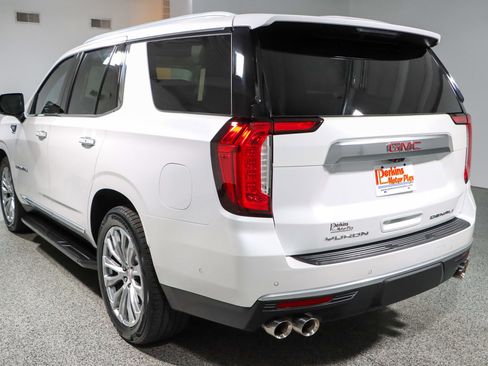 Used 2024 GMC Yukon Denali w/ Advanced Technology Package AWD/4WD image 9