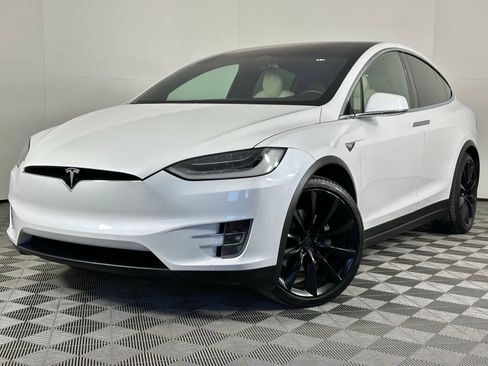 Used 2020 Tesla Model X Long Range image 41