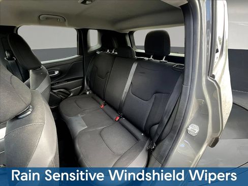 Used 2019 Jeep Renegade Altitude w/ Quick Order Package 2XM FWD image 24