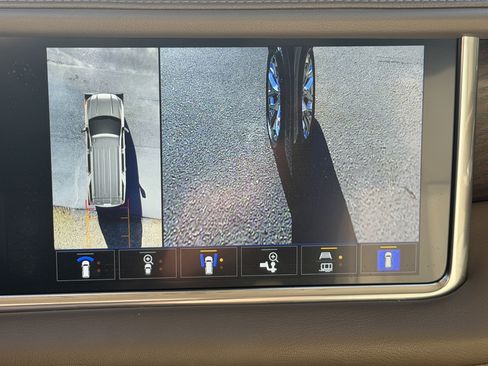 Certified 2022 GMC Yukon Denali w/ Denali Premium Package image 37