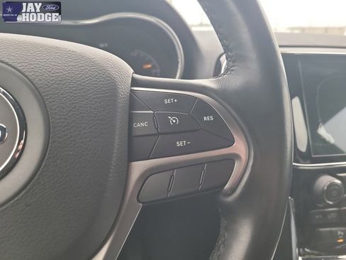 Used 2019 Jeep Grand Cherokee Limited image 17