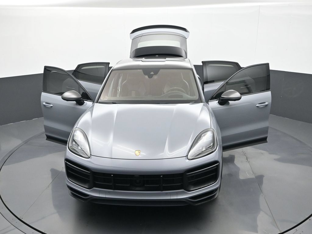 Used 2023 Porsche Cayenne Turbo GT AWD/4WD image 31