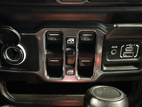 Used 2021 Jeep Wrangler Unlimited Sahara AWD/4WD image 82