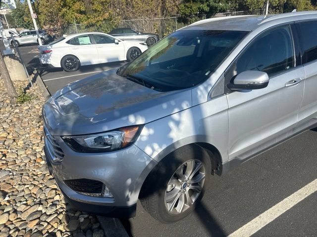 Used 2019 Ford Edge Titanium FWD image 18