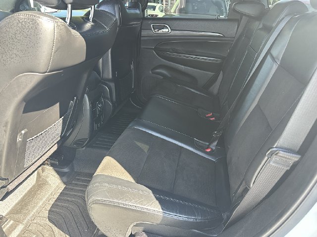 Used 2021 Jeep Grand Cherokee Laredo X AWD/4WD image 17