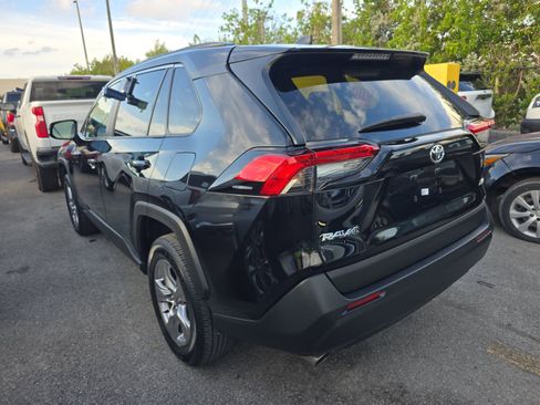 Used 2023 Toyota RAV4 XLE w/ Convenience Package image 8