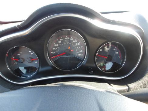 Used 2014 Dodge Avenger SE image 11