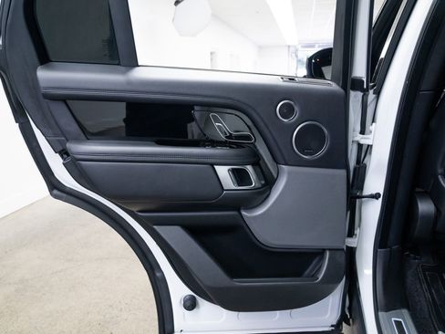 Used 2018 Land Rover Range Rover HSE image 19