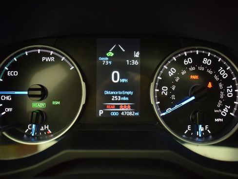 Used 2021 Toyota RAV4 XLE Premium AWD/4WD image 19
