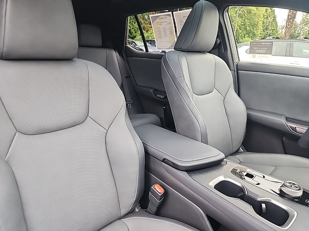 Certified 2026 Lexus RZ 450e AWD w/ Technology Package image 21