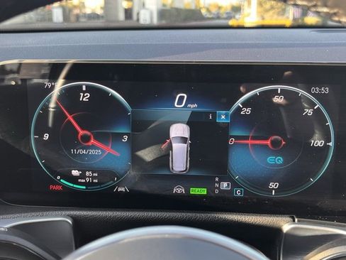 Used 2022 Mercedes-Benz EQB 350 4MATIC image 25