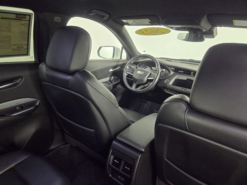 Used 2023 Cadillac XT4 Premium Luxury FWD image 31