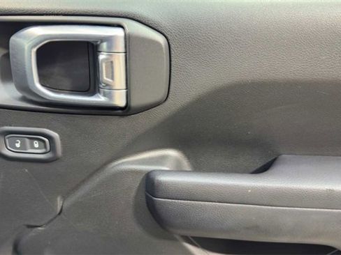 Used 2021 Jeep Wrangler Unlimited Sport image 13