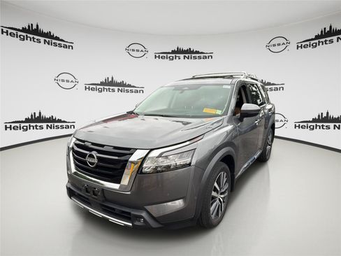 Used 2022 Nissan Pathfinder Platinum w/ Cargo Package AWD/4WD image 11
