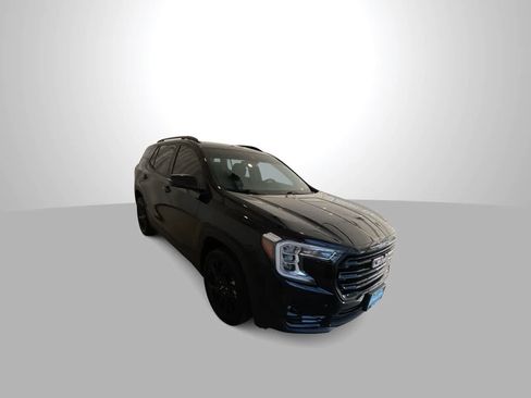 Used 2024 GMC Terrain SLT w/ Tech Package AWD/4WD image 2