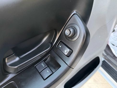 Used 2010 Ford Ranger XLT image 11