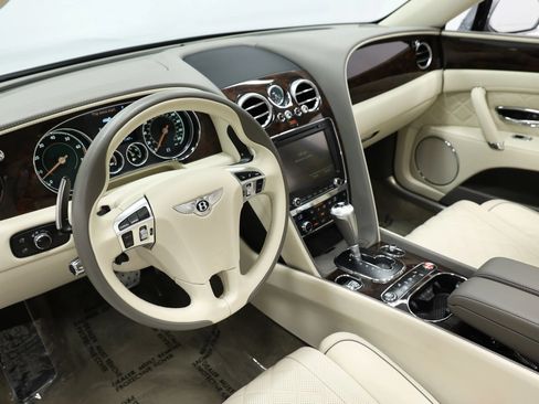 Used 2018 Bentley Flying Spur V8 AWD/4WD image 2