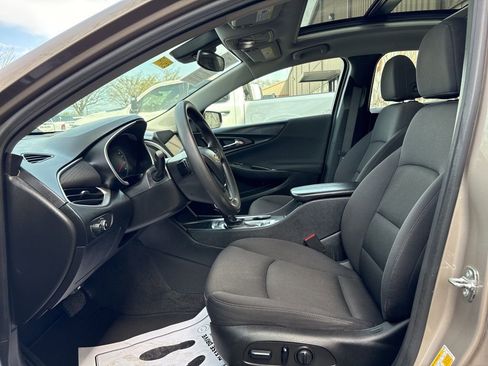 Used 2023 Chevrolet Malibu LT FWD image 16