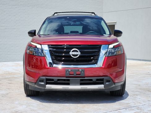 Used 2025 Nissan Pathfinder Platinum w/ Cargo Package FWD image 3