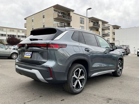 New 2026 Volkswagen Tiguan SE image 8