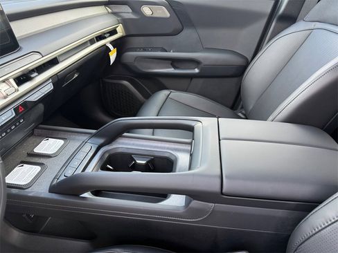 New 2027 Kia Telluride S image 19